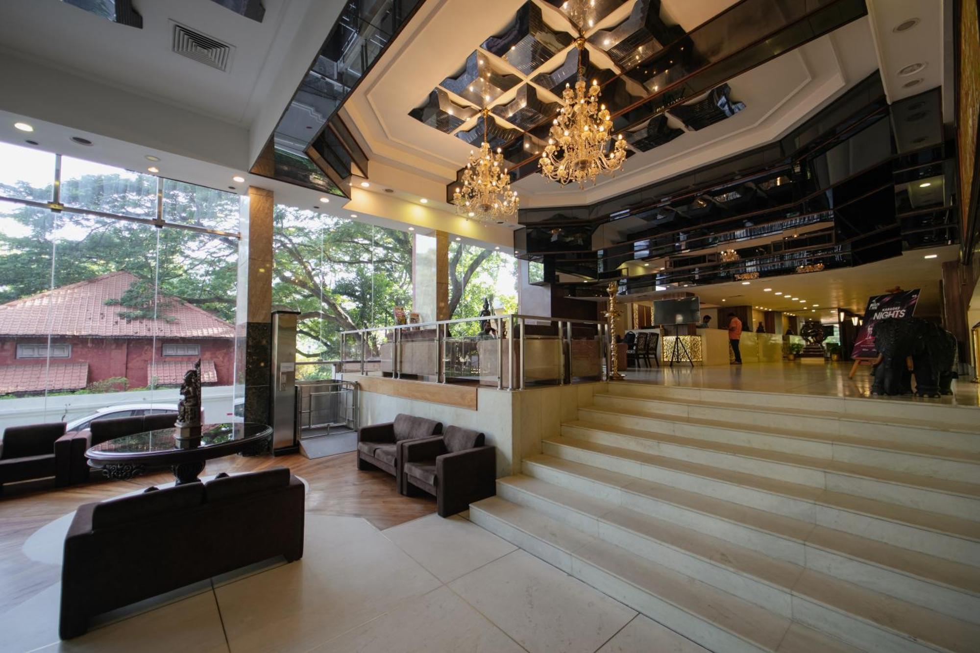 The South Park Hotel Thiruvananthapuram Dış mekan fotoğraf