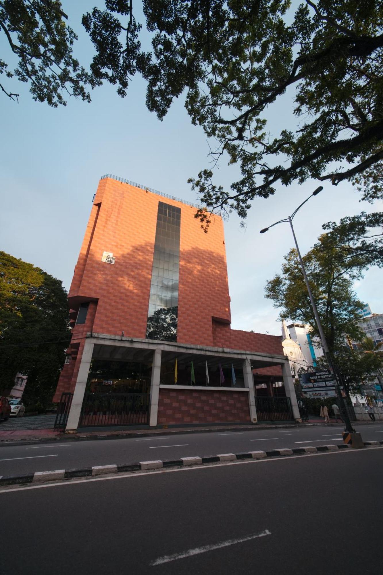 The South Park Hotel Thiruvananthapuram Dış mekan fotoğraf