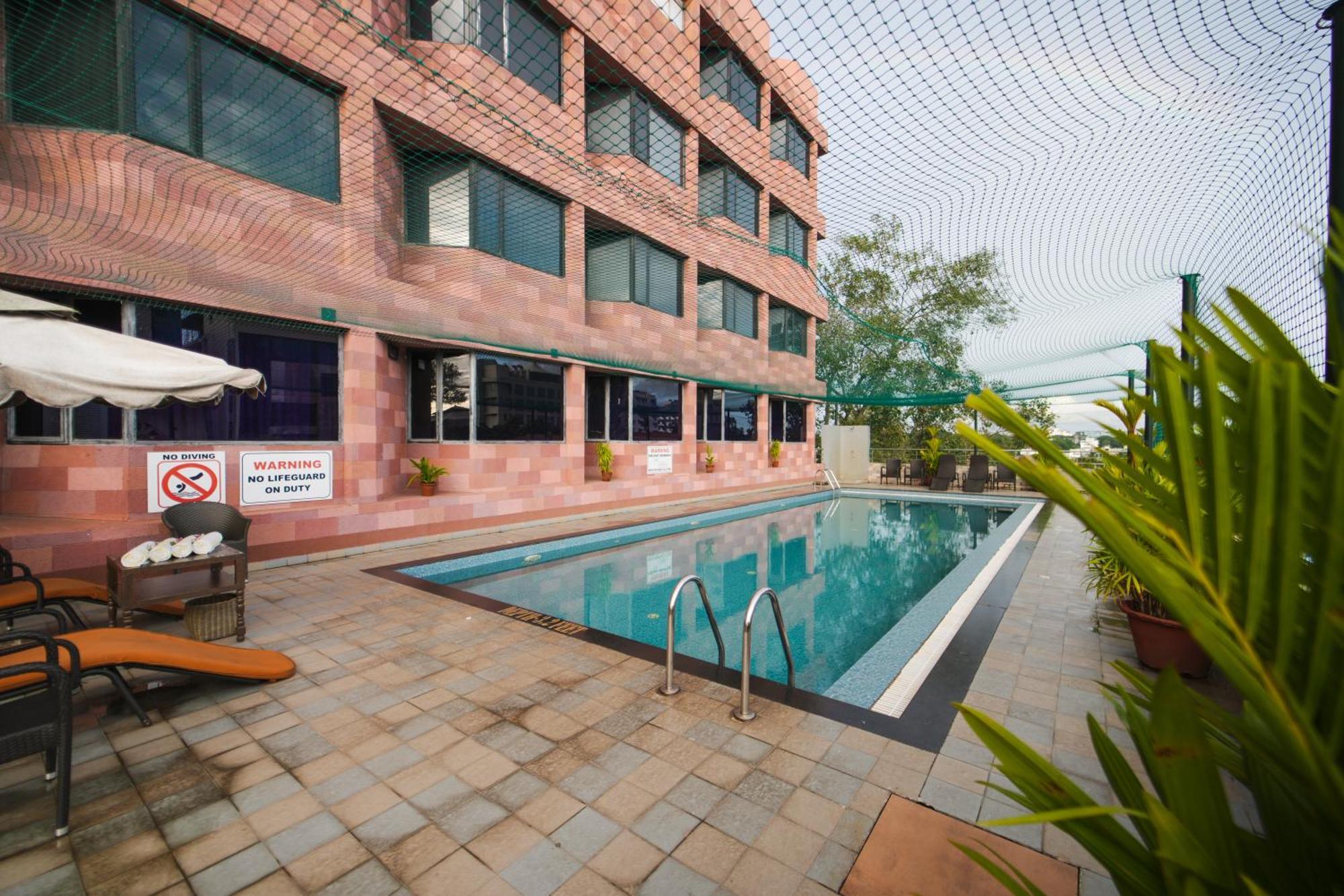 The South Park Hotel Thiruvananthapuram Dış mekan fotoğraf