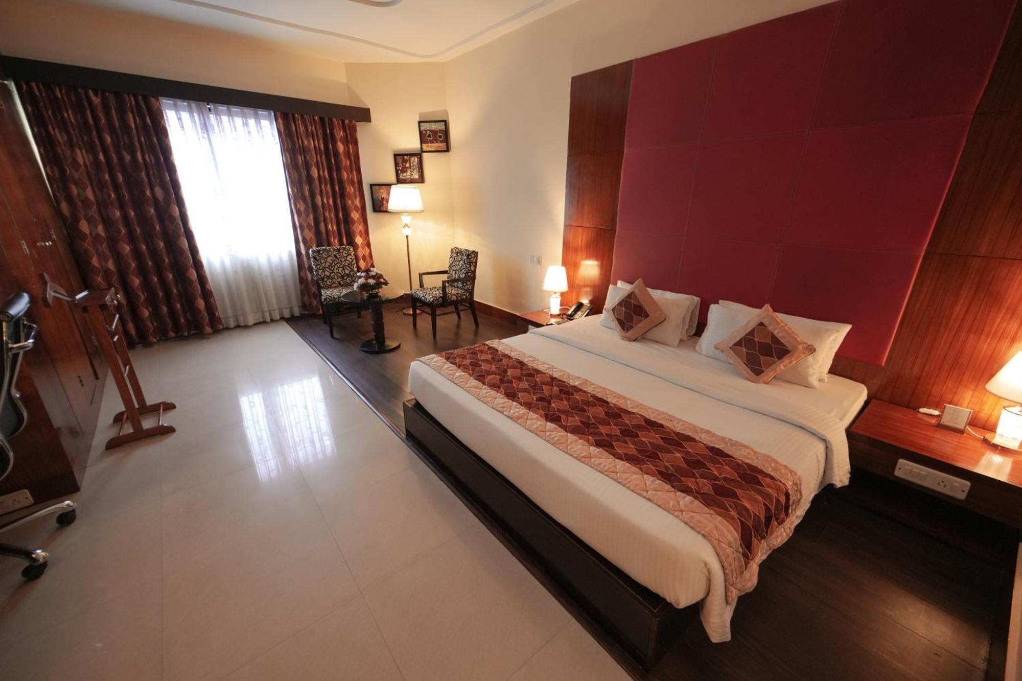 The South Park Hotel Thiruvananthapuram Dış mekan fotoğraf