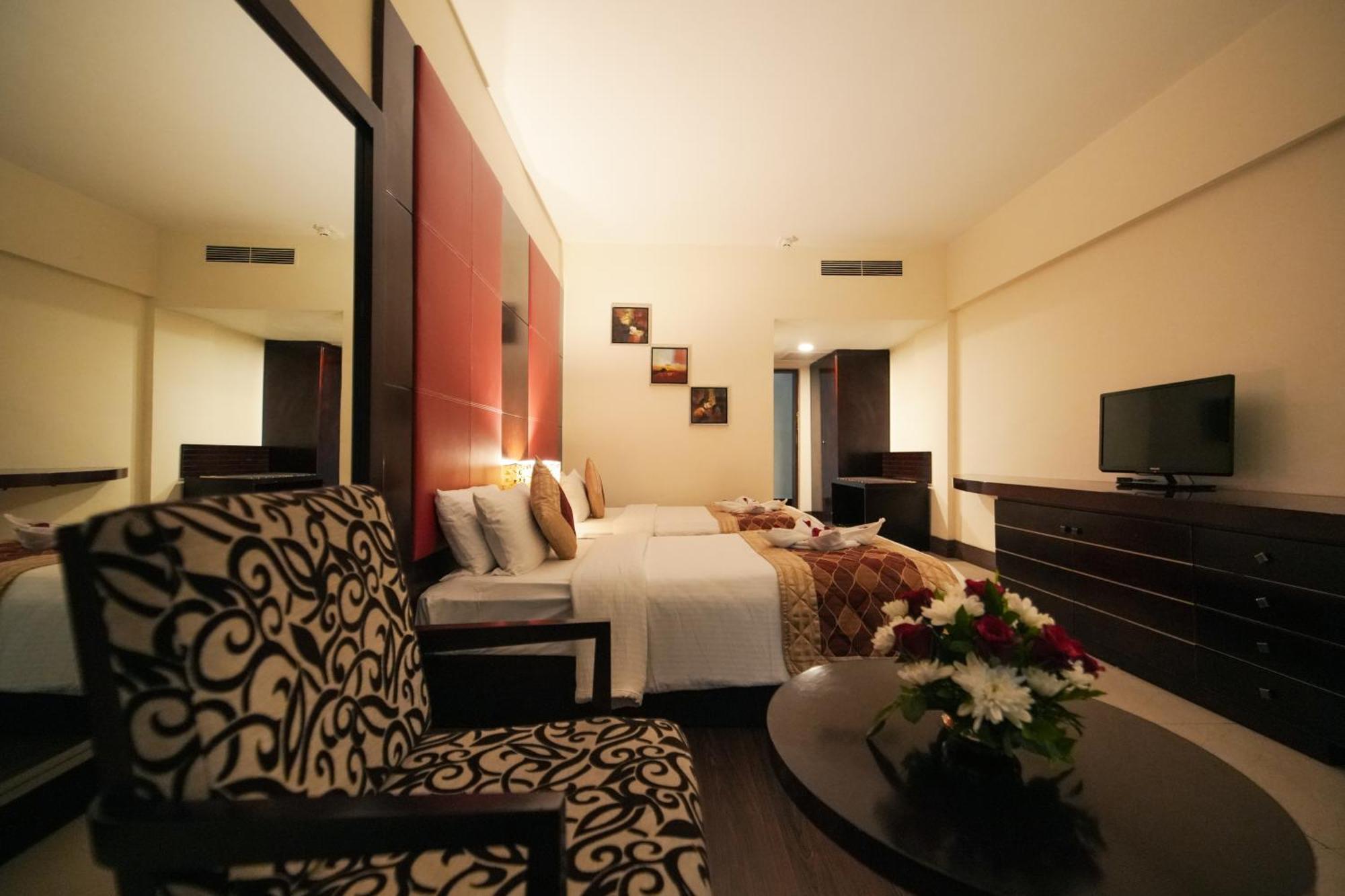 The South Park Hotel Thiruvananthapuram Dış mekan fotoğraf