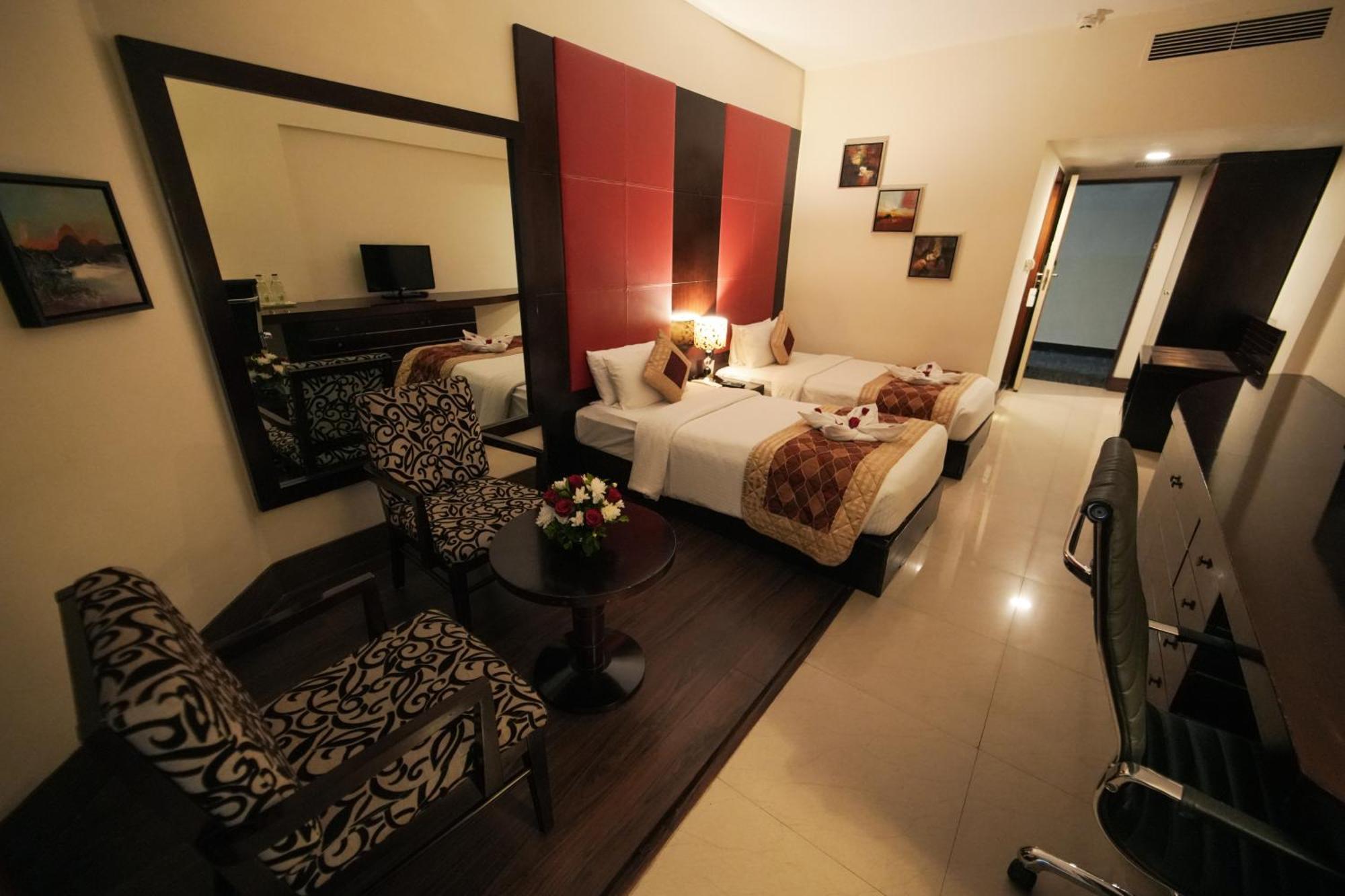 The South Park Hotel Thiruvananthapuram Dış mekan fotoğraf