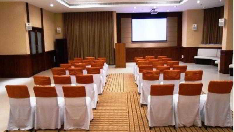The South Park Hotel Thiruvananthapuram Dış mekan fotoğraf