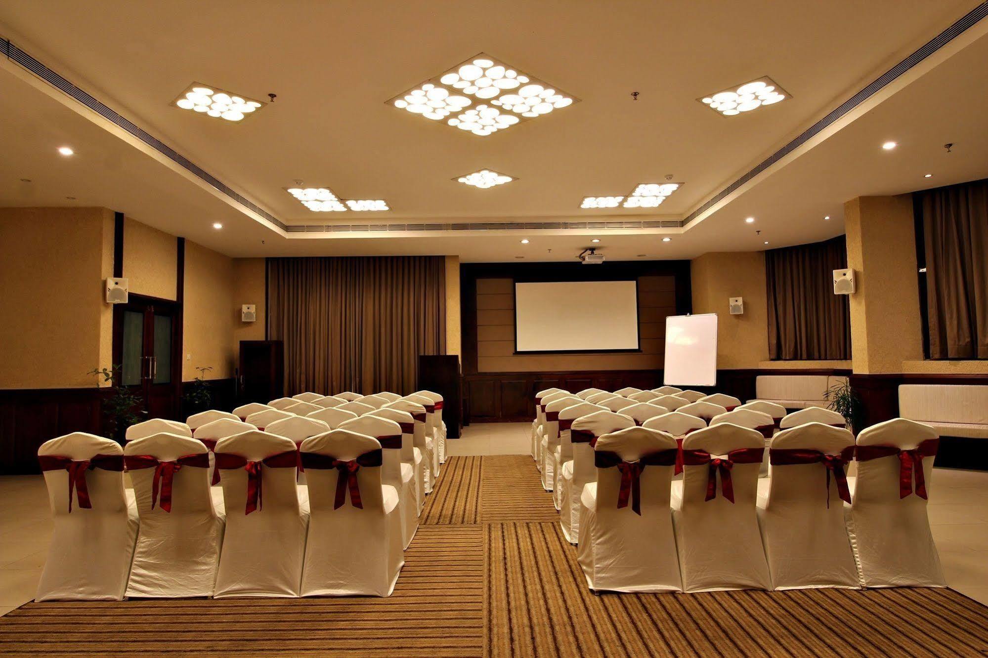 The South Park Hotel Thiruvananthapuram Dış mekan fotoğraf