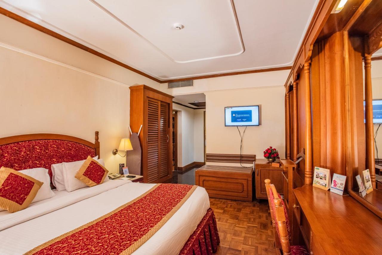 The South Park Hotel Thiruvananthapuram Dış mekan fotoğraf
