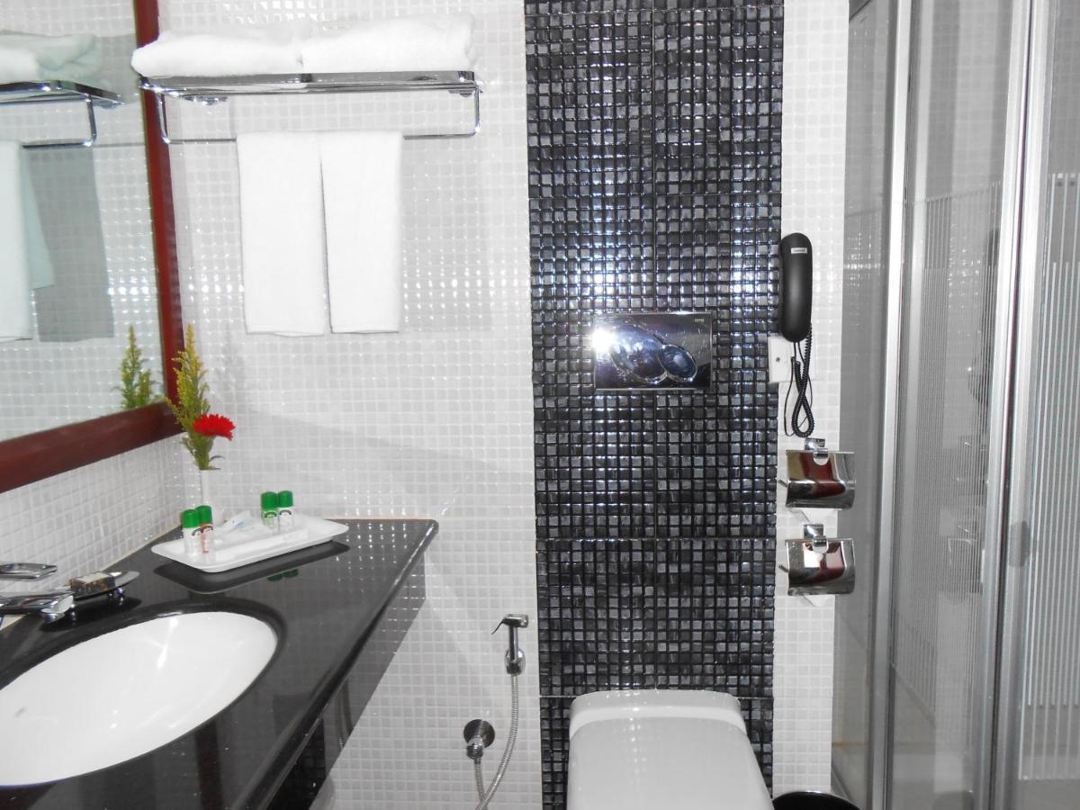 The South Park Hotel Thiruvananthapuram Dış mekan fotoğraf