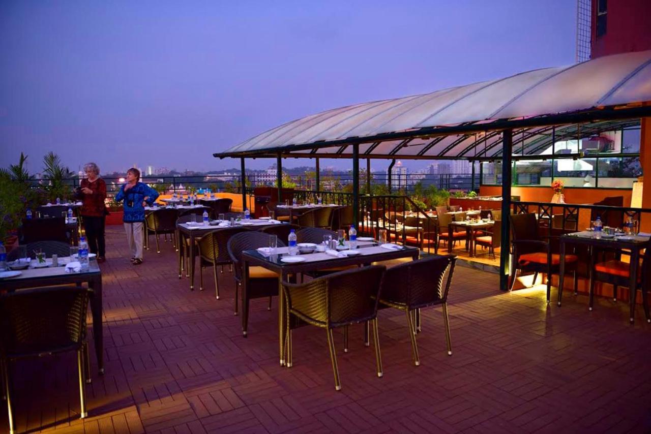 The South Park Hotel Thiruvananthapuram Dış mekan fotoğraf